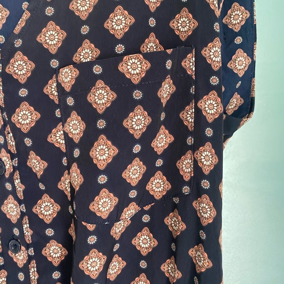 Patterned Button Romper - Picture 3 of 4